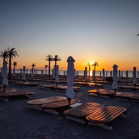White Tower - Private Studio 106 Mamaia Exterior photo
